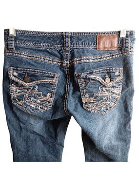 Maurices Womens Distressed Skinny Jeans Size 5/6 Regular Dark Wash Embroidered